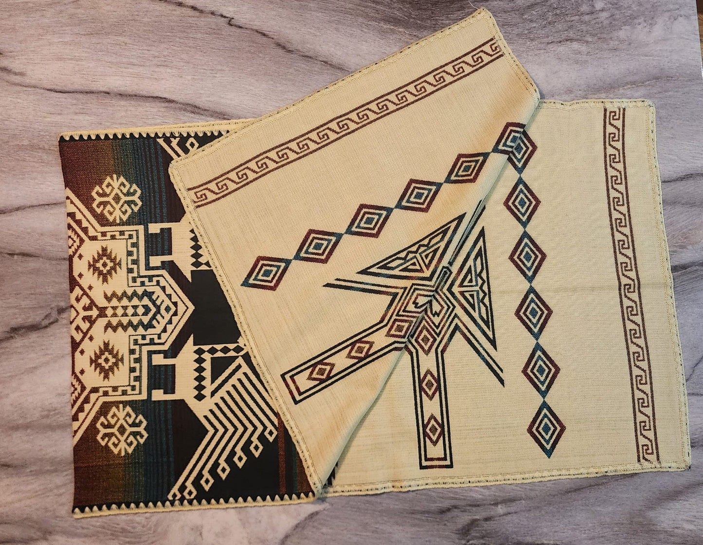 Alpaca table runner - ELAM ALPACA